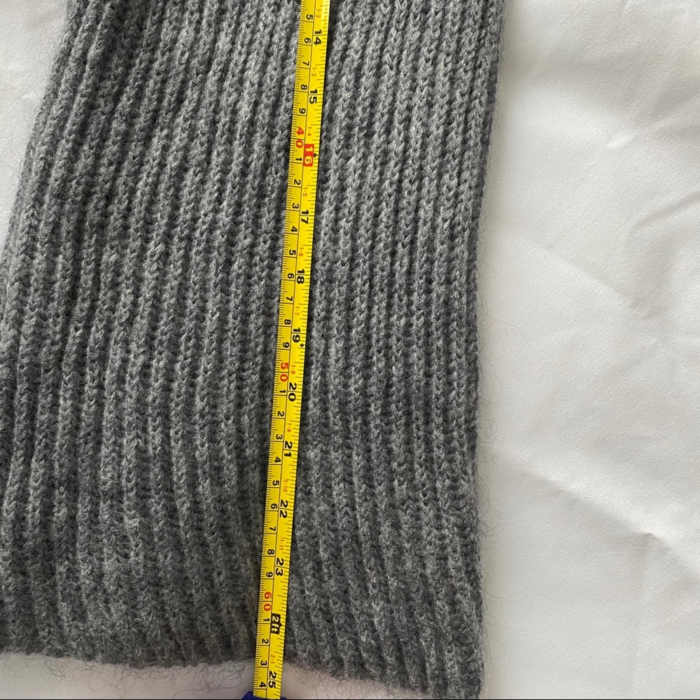 Zara Large Turtleneck Sweater - Picture 8 of 8